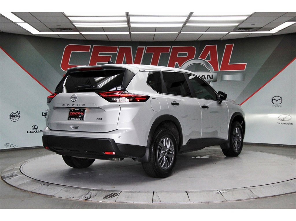 Certified 2024 Nissan Rogue S image 5