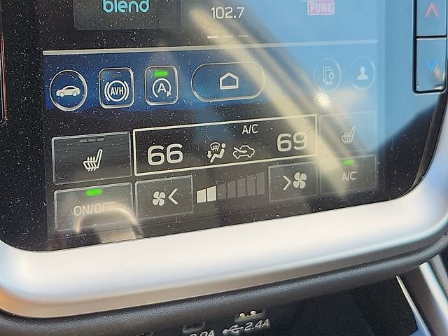 Used 2025 Subaru Outback Premium image 16