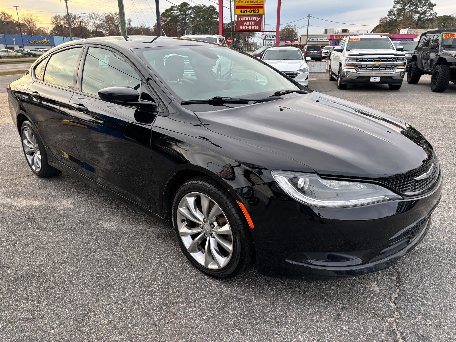 Used 2015 Chrysler 200 S w/ Comfort Group image 8