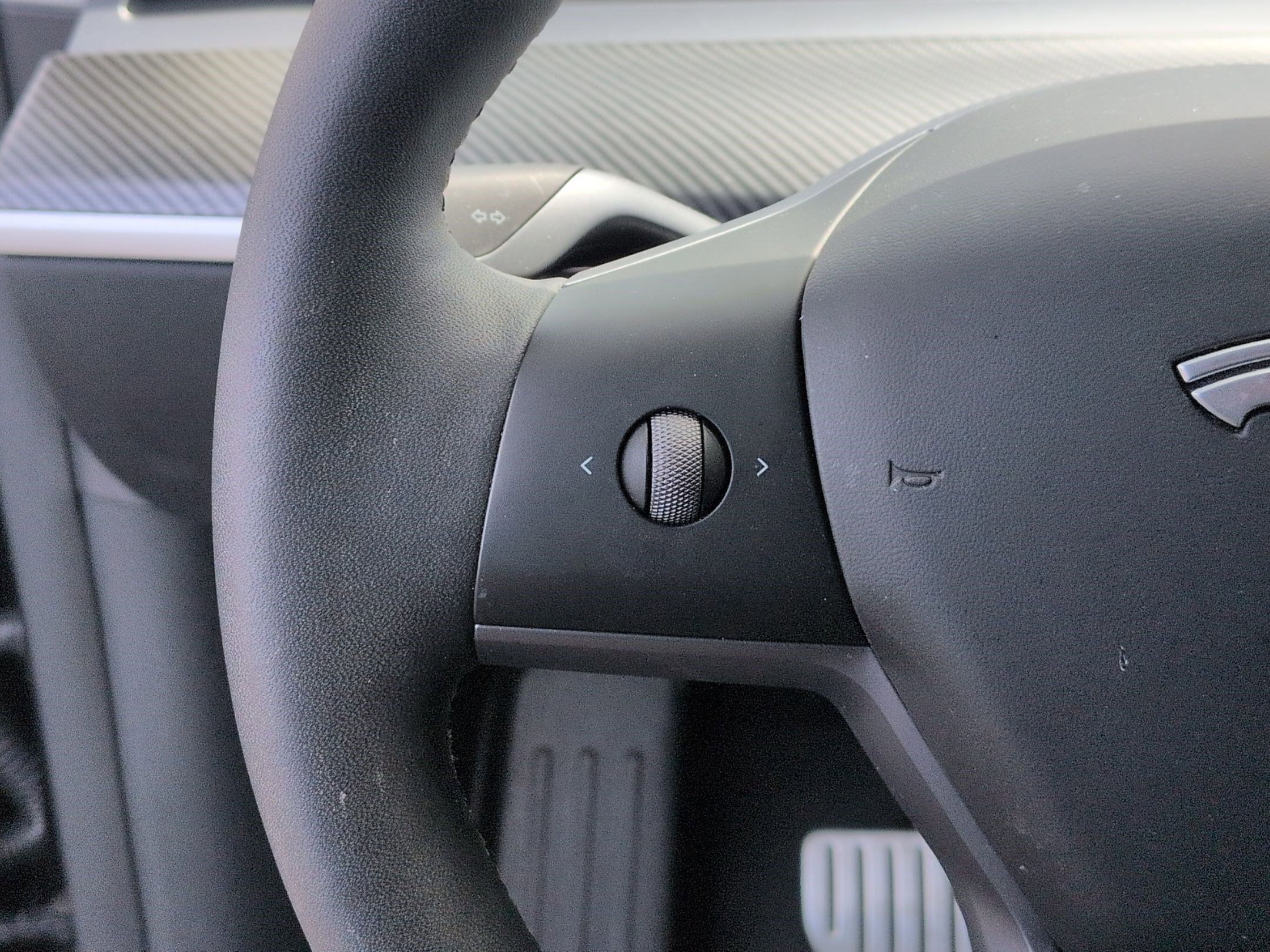 Used 2025 Tesla Model Y Performance AWD/4WD image 18