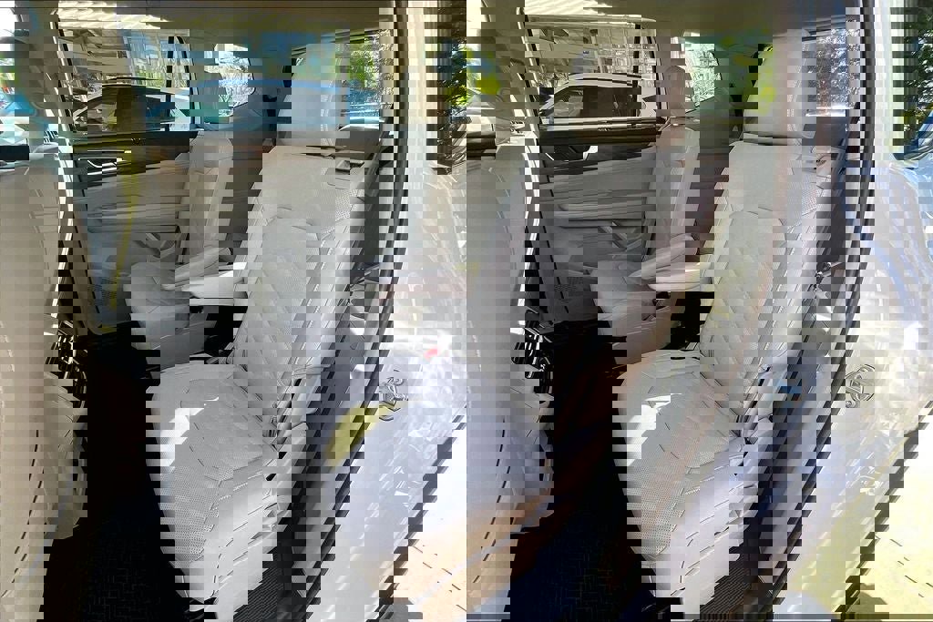 Certified 2026 Volkswagen Atlas SE w/ Black Wheel Package image 19