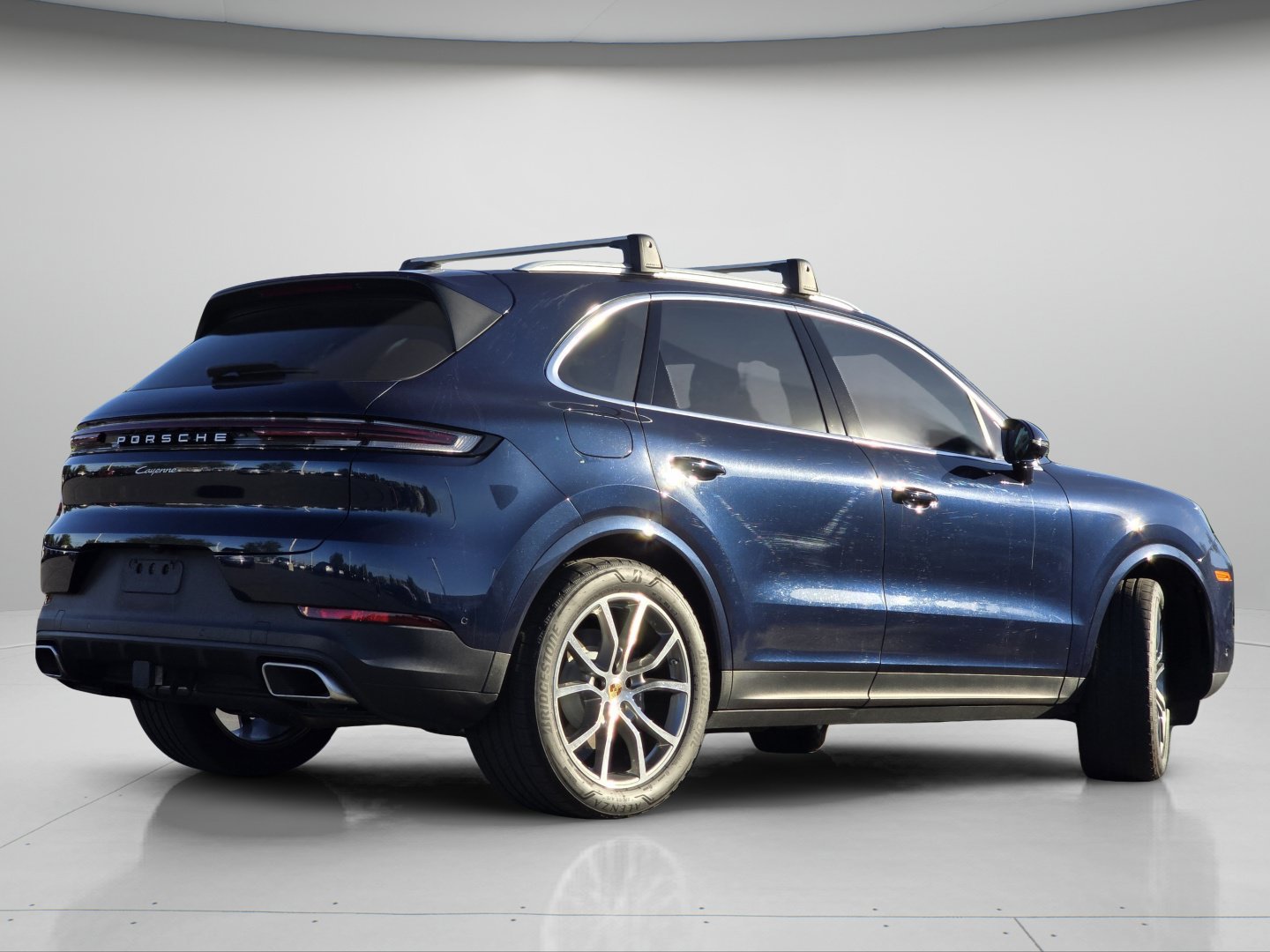 Used 2024 Porsche Cayenne AWD/4WD image 23