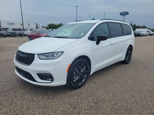 New 2026 Chrysler Pacifica Select w/ S Appearance Package FWD image 19