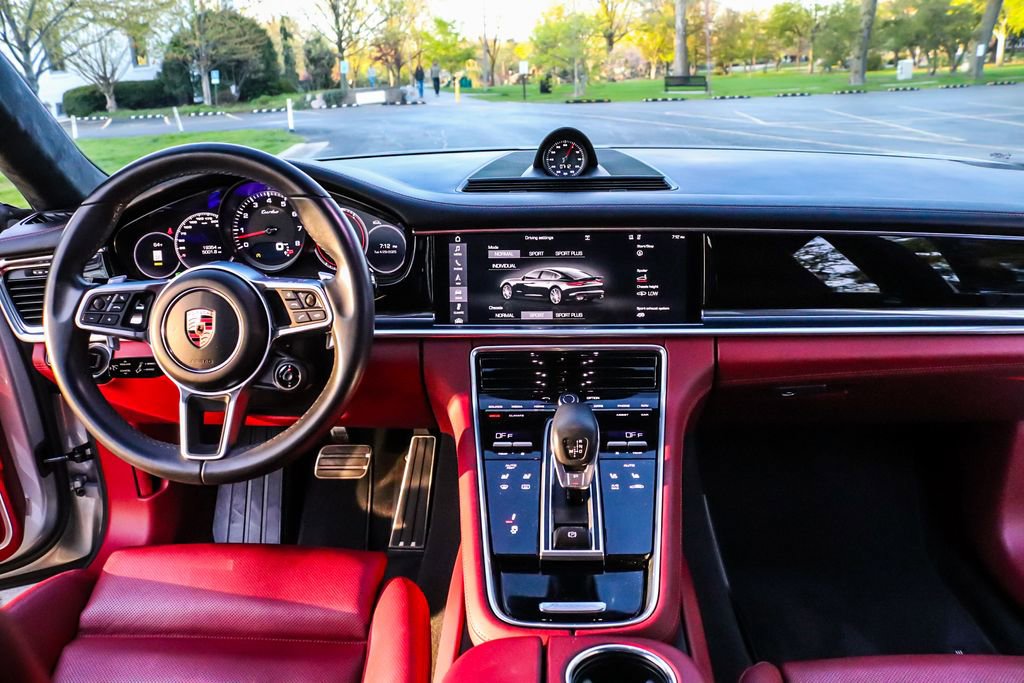 Used 2017 Porsche Panamera Turbo image 21