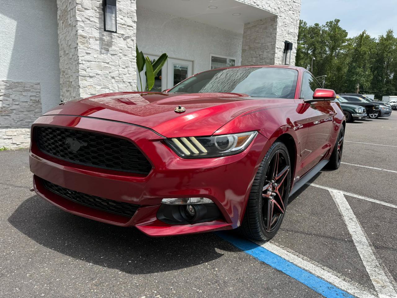 Used 2017 Ford Mustang Coupe RWD image 9