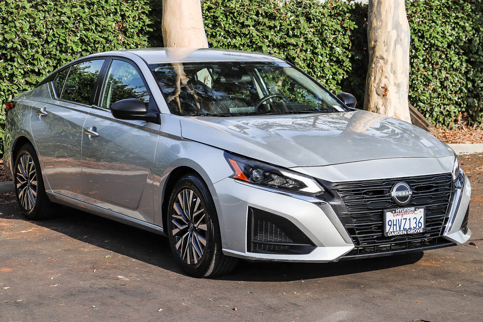Used 2024 Nissan Altima 2.5 SV FWD image 3