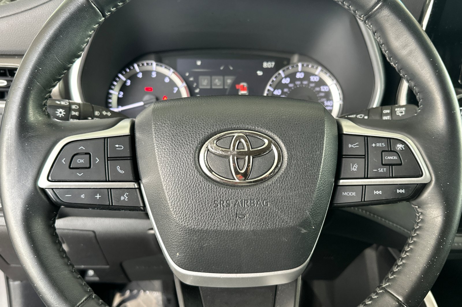 Used 2023 Toyota Highlander XLE AWD/4WD image 27
