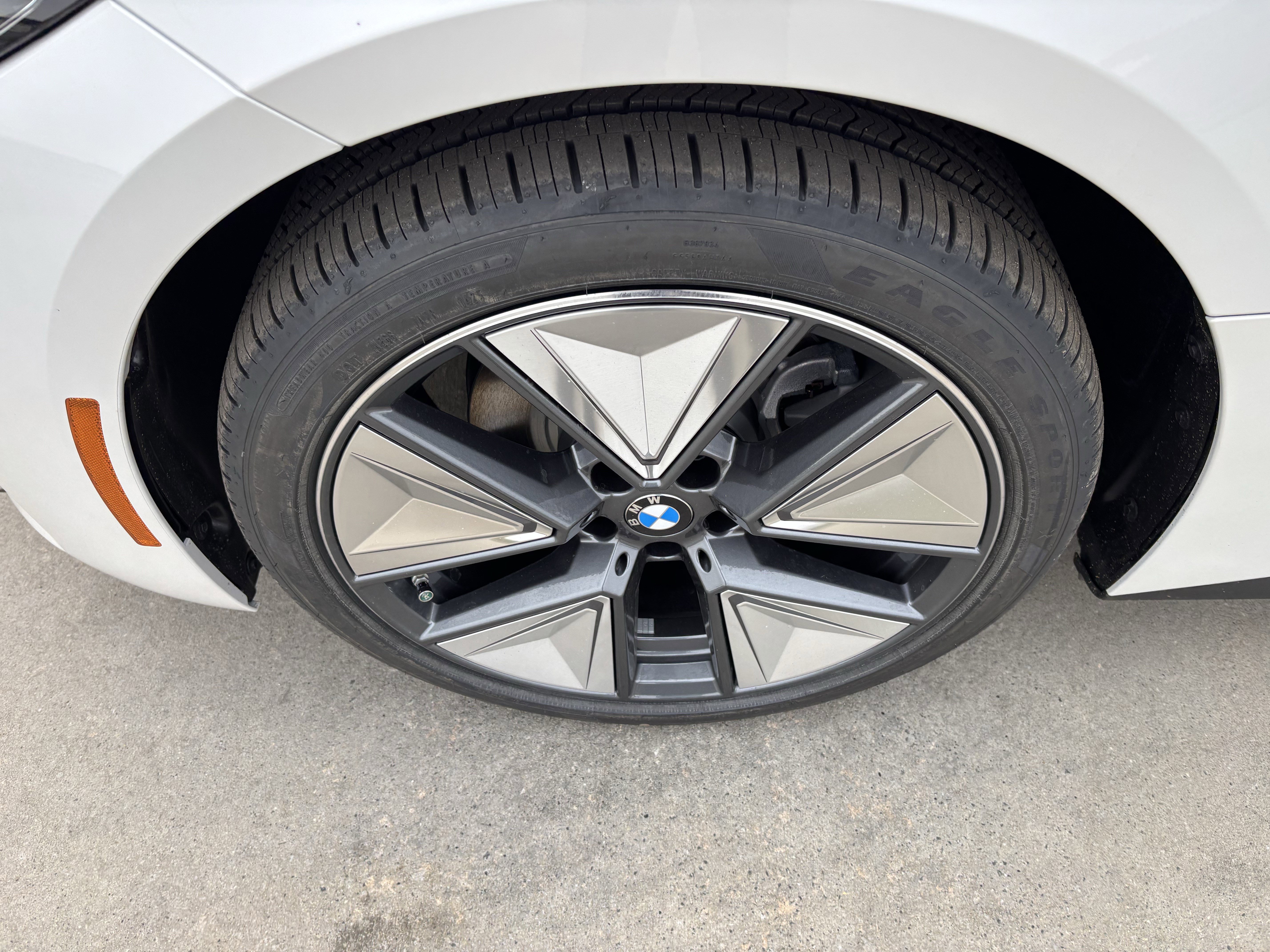 Used 2026 BMW i4 eDrive40 w/ Premium Package RWD image 13