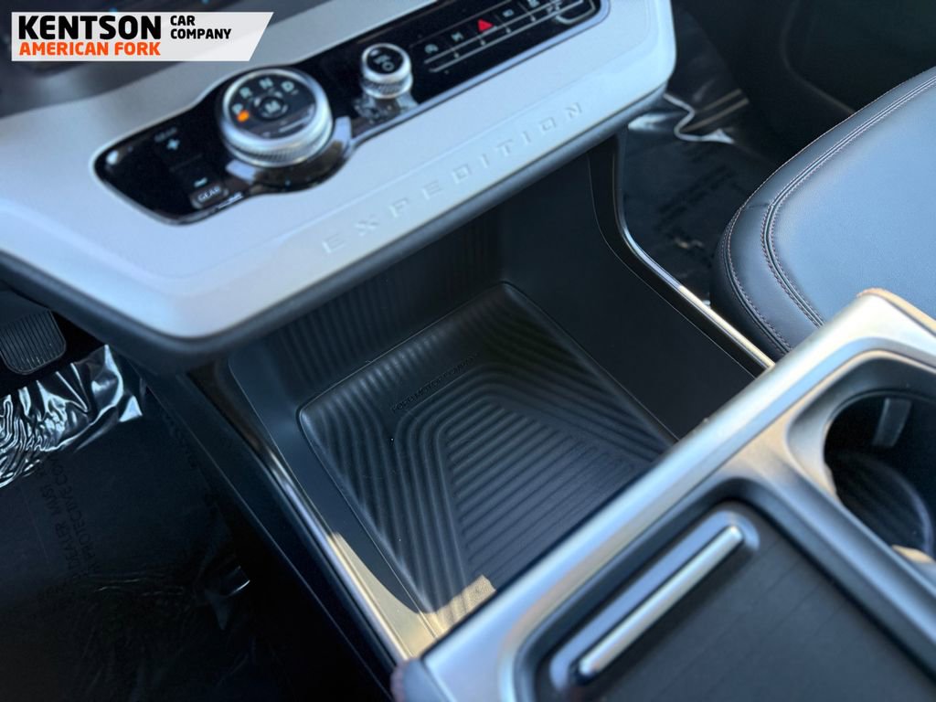 Used 2025 Ford Expedition Active image 28