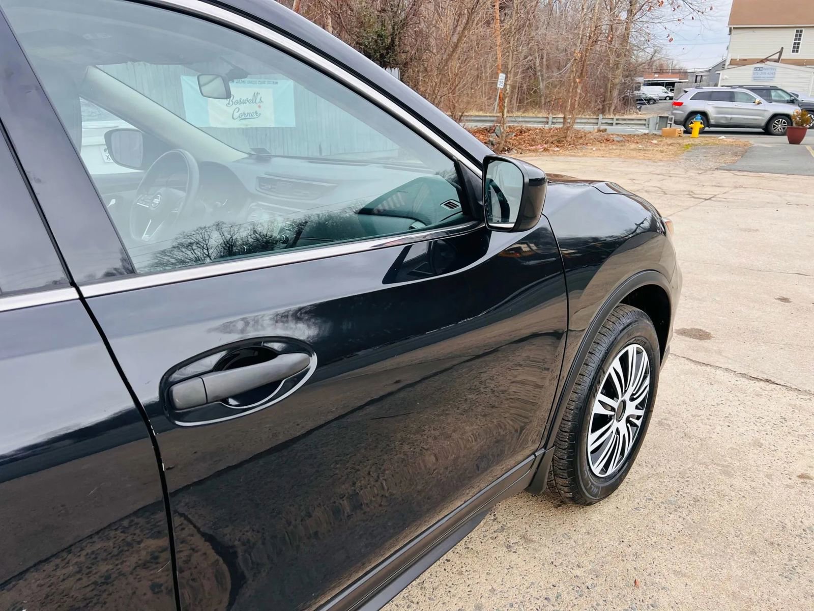 Used 2017 Nissan Rogue S image 6