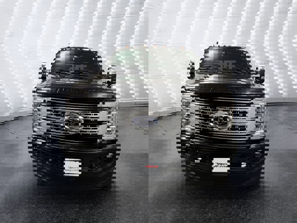 Used 2019 Ford F350 Platinum w/ Platinum Ultimate Package image 2