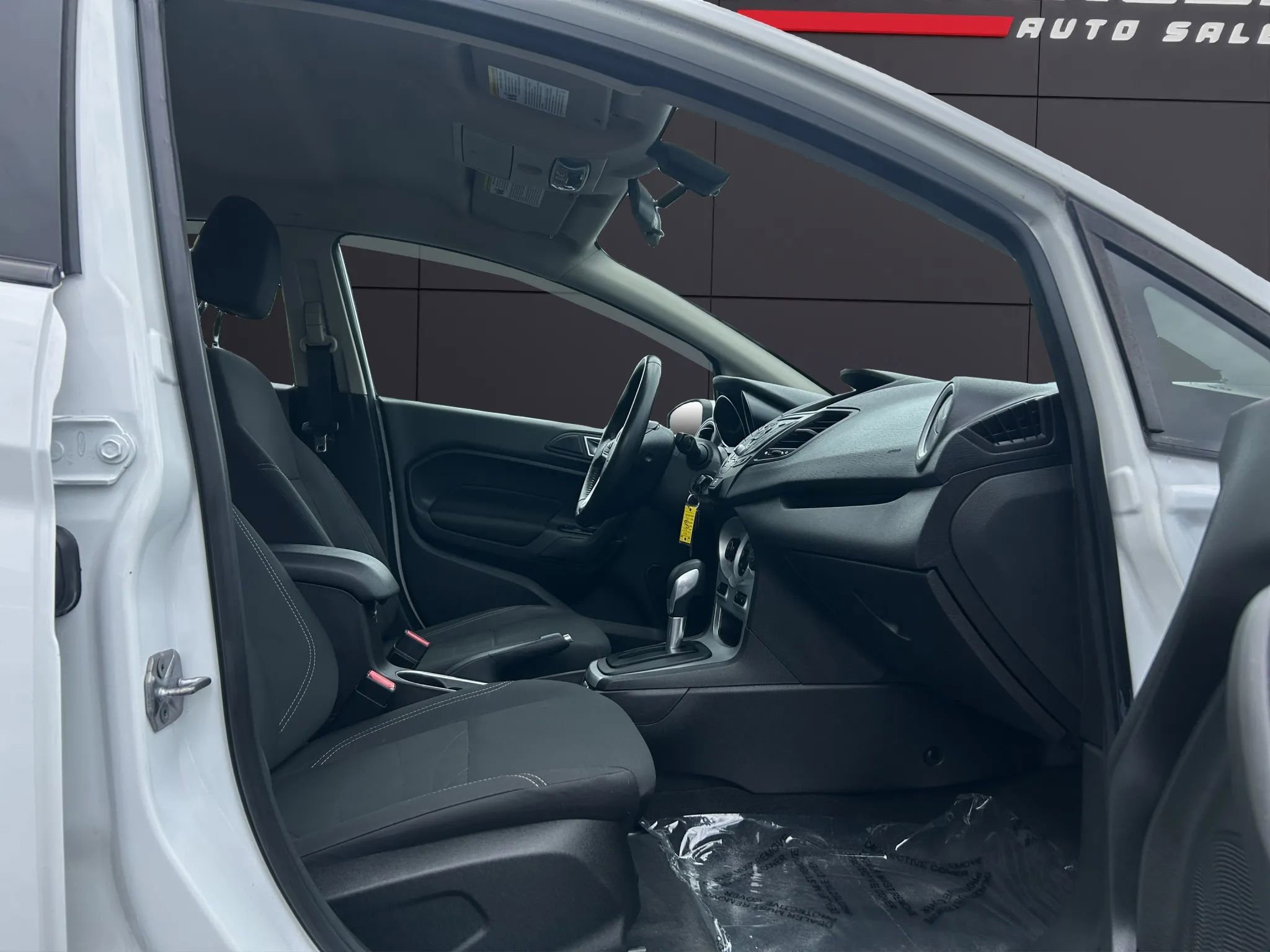 Used 2016 Ford Fiesta SE w/ Cold Weather Package image 10