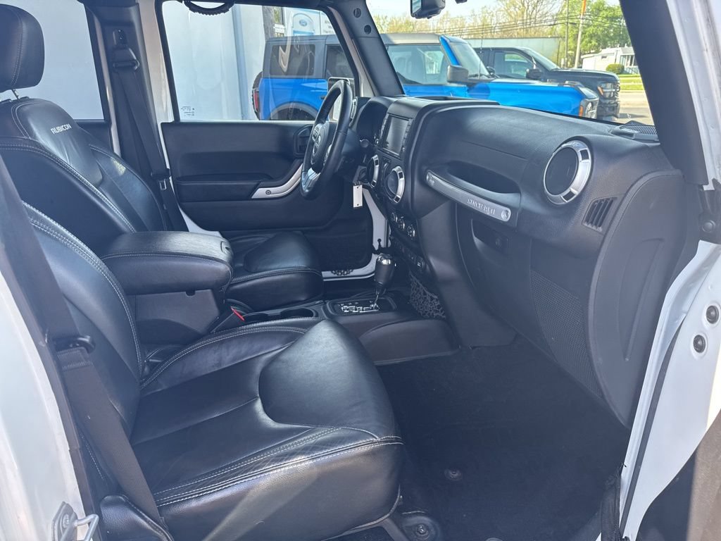 Used 2016 Jeep Wrangler Unlimited Rubicon AWD/4WD image 30
