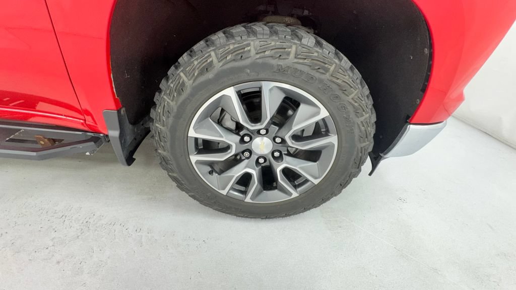 Used 2022 Chevrolet Silverado 1500 LT AWD/4WD image 9