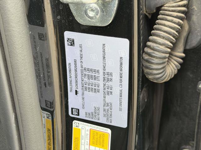 Used 2025 Chevrolet Suburban LT AWD/4WD image 21