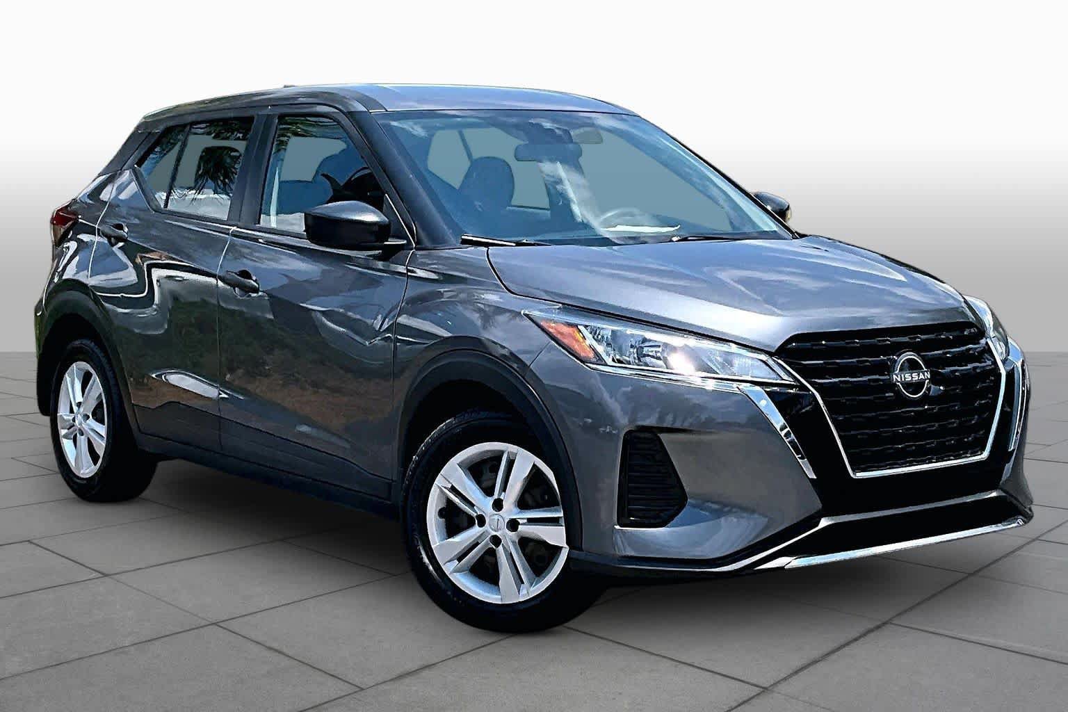 Used 2023 Nissan Kicks S FWD image 3