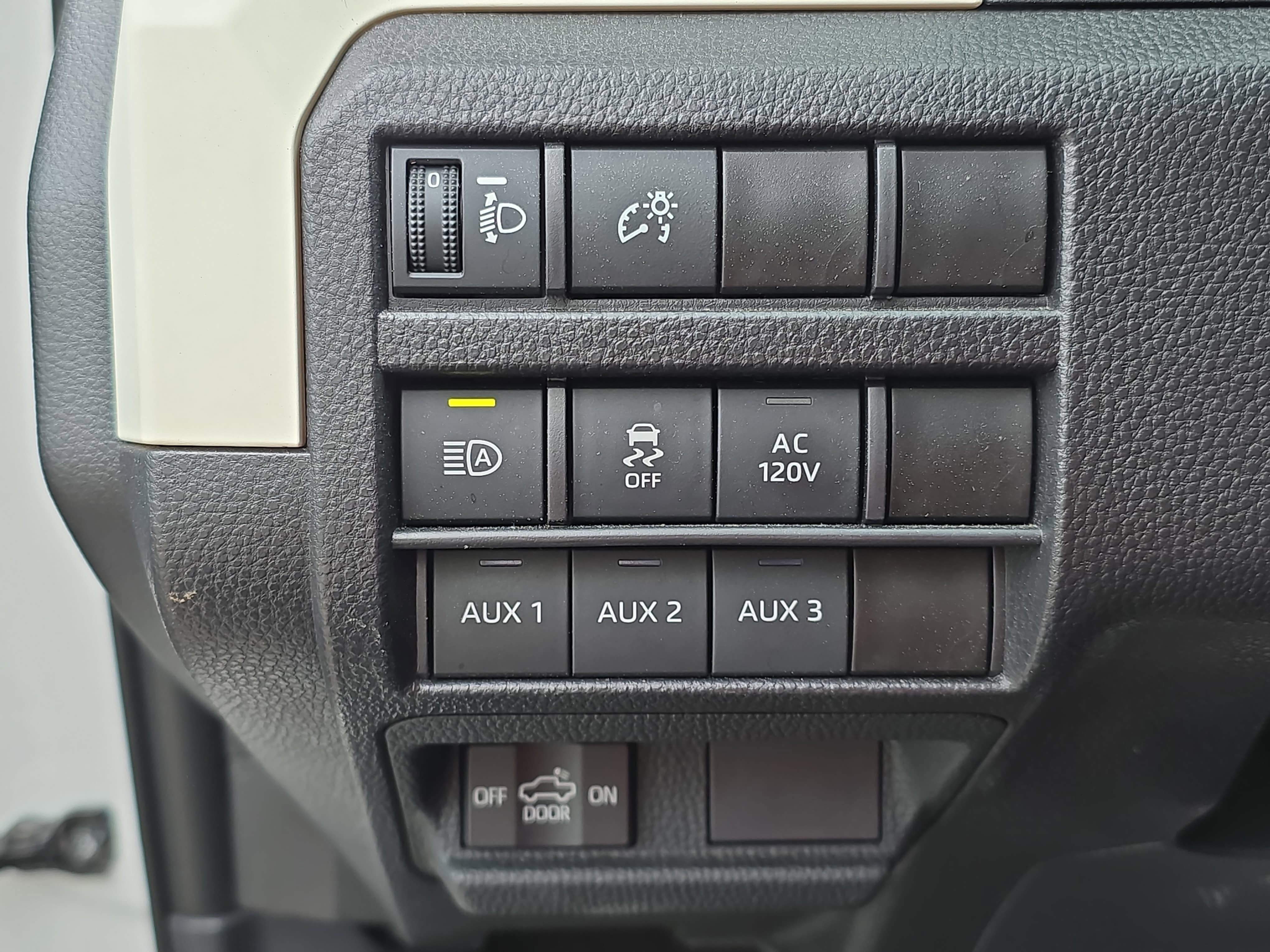 Used 2024 Toyota Tacoma TRD Sport w/ TRD Sport Upgrade Package AWD/4WD image 24