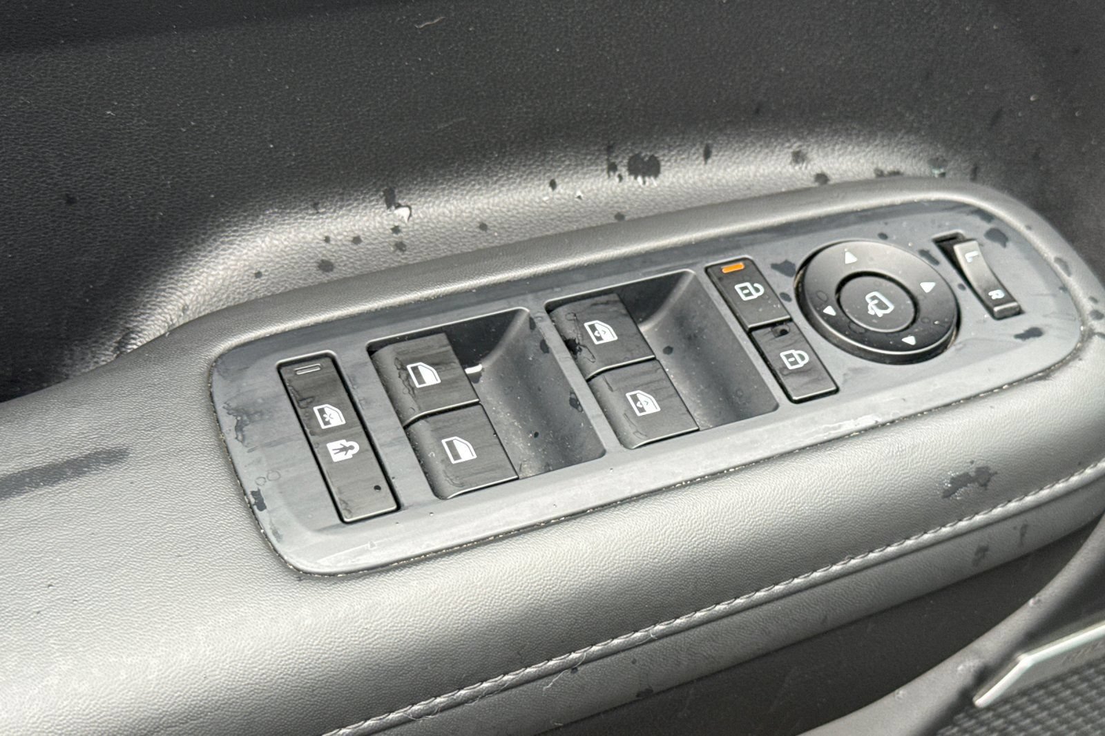 Used 2024 Hyundai Santa Fe Limited AWD/4WD image 11
