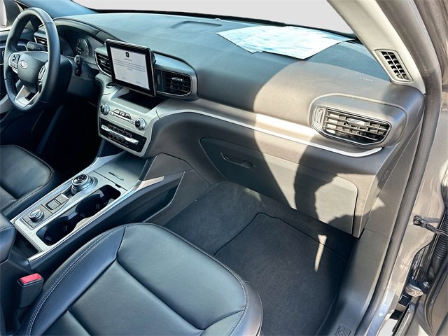 Used 2022 Ford Explorer XLT w/ Equipment Group 202A image 28