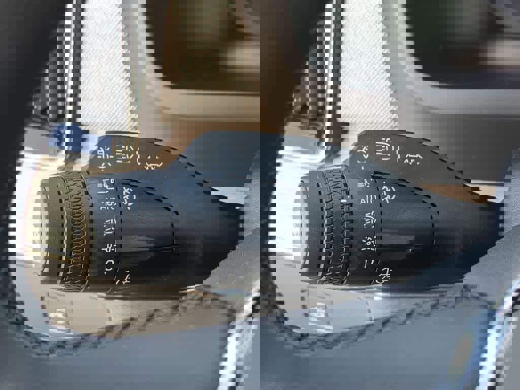 New 2026 Volvo XC90 B5 Core w/ Protection Package Premier image 27