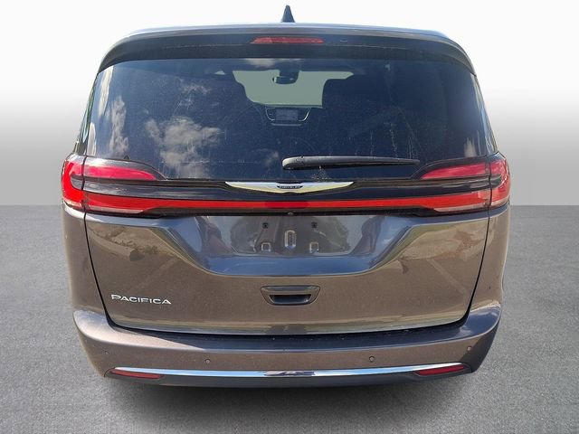 Used 2023 Chrysler Pacifica Touring-L FWD image 5