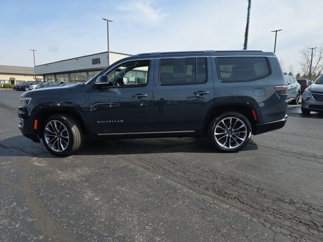 Used 2024 Jeep Wagoneer Series III w/ Premium Group I AWD/4WD image 4