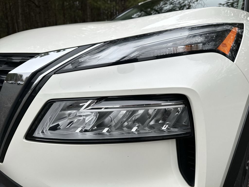 Used 2023 Nissan Rogue SV image 27