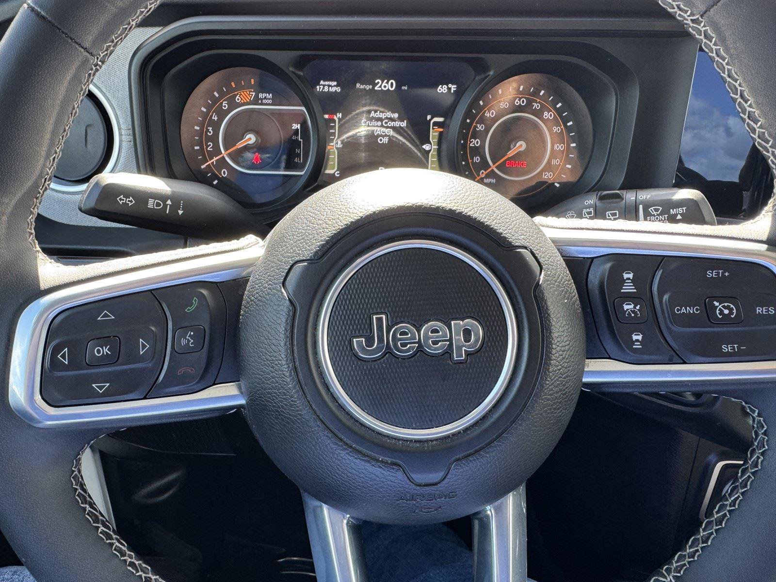 Used 2025 Jeep Wrangler Unlimited Sahara AWD/4WD image 31