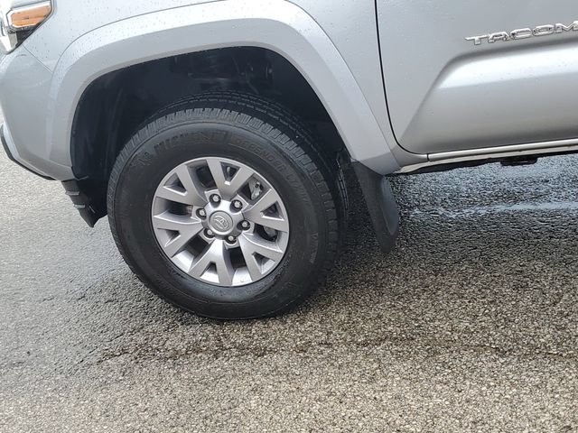 Used 2019 Toyota Tacoma SR5 w/ SR5 Appearance Package (SM) AWD/4WD image 8