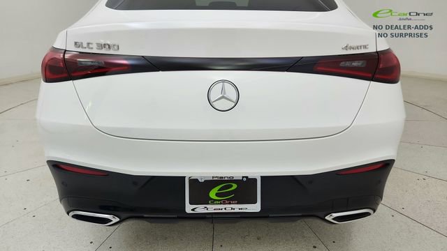 Used 2025 Mercedes-Benz GLC 300 4MATIC image 11