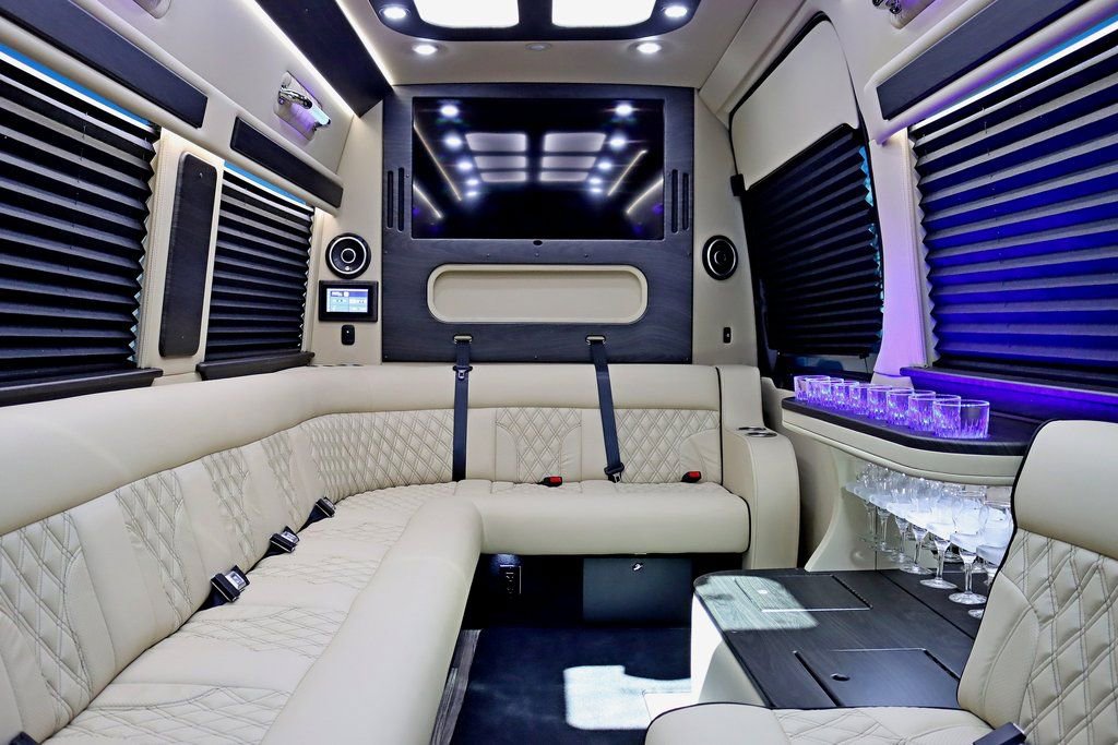 Used 2024 Mercedes-Benz Sprinter 3500 image 41