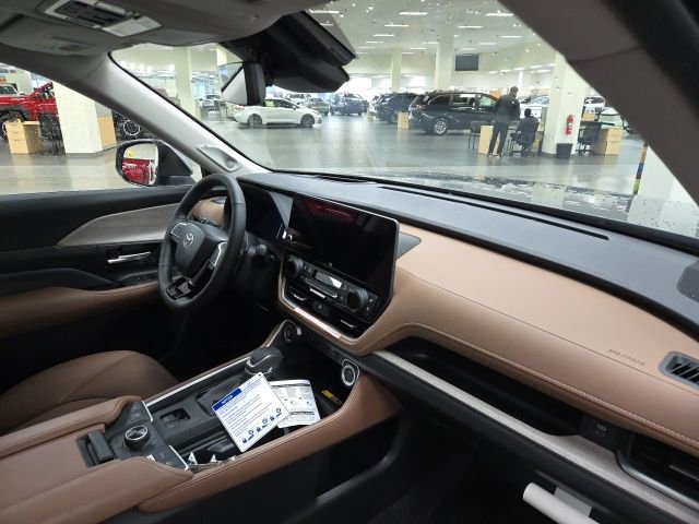 New 2026 Toyota Grand Highlander Platinum image 9