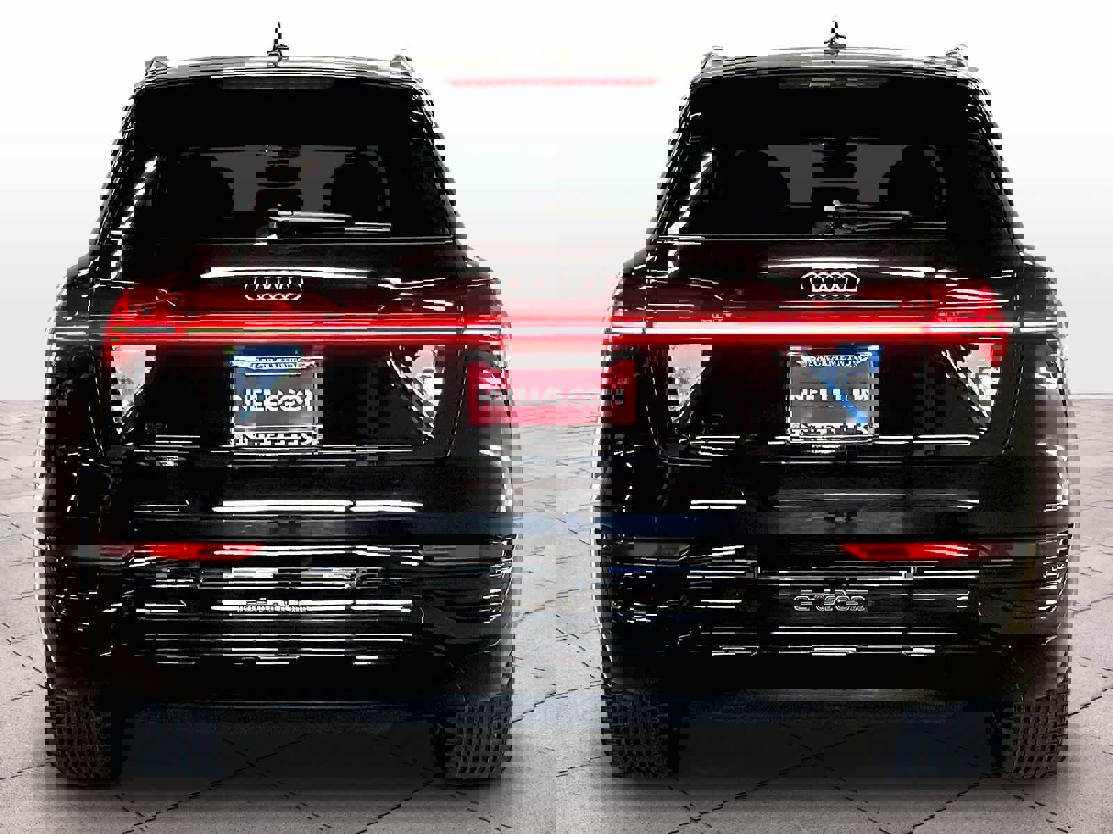 Used 2024 Audi Q8 e-tron Prestige w/ Prestige Package AWD/4WD image 6