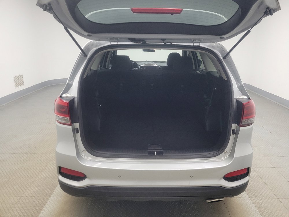 Used 2019 Kia Sorento S image 29