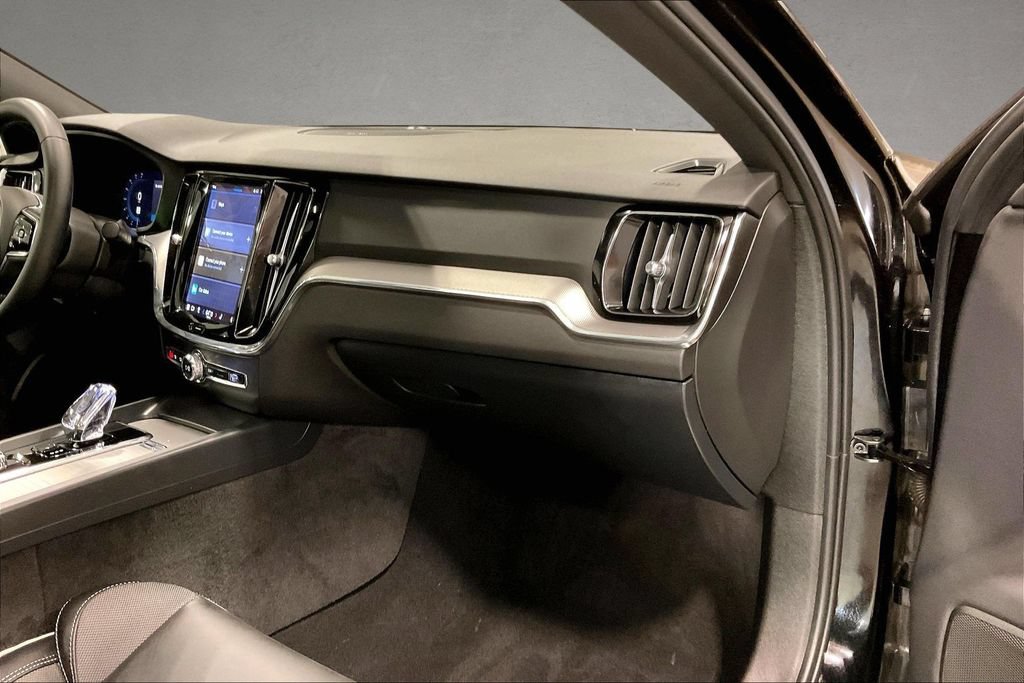 Certified 2024 Volvo S60 B5 Plus w/ Climate Package AWD/4WD image 26