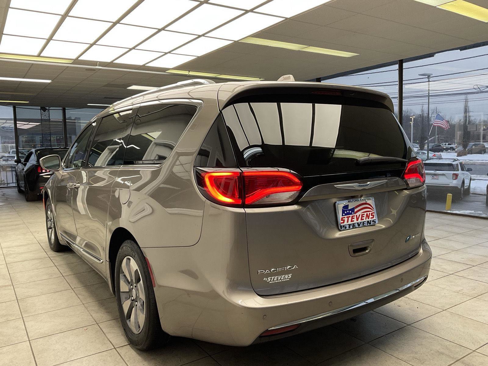 Used 2018 Chrysler Pacifica Limited w/ Advanced Safetytec Group image 7