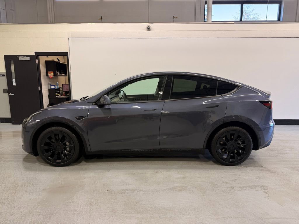 Used 2023 Tesla Model Y Long Range image 2
