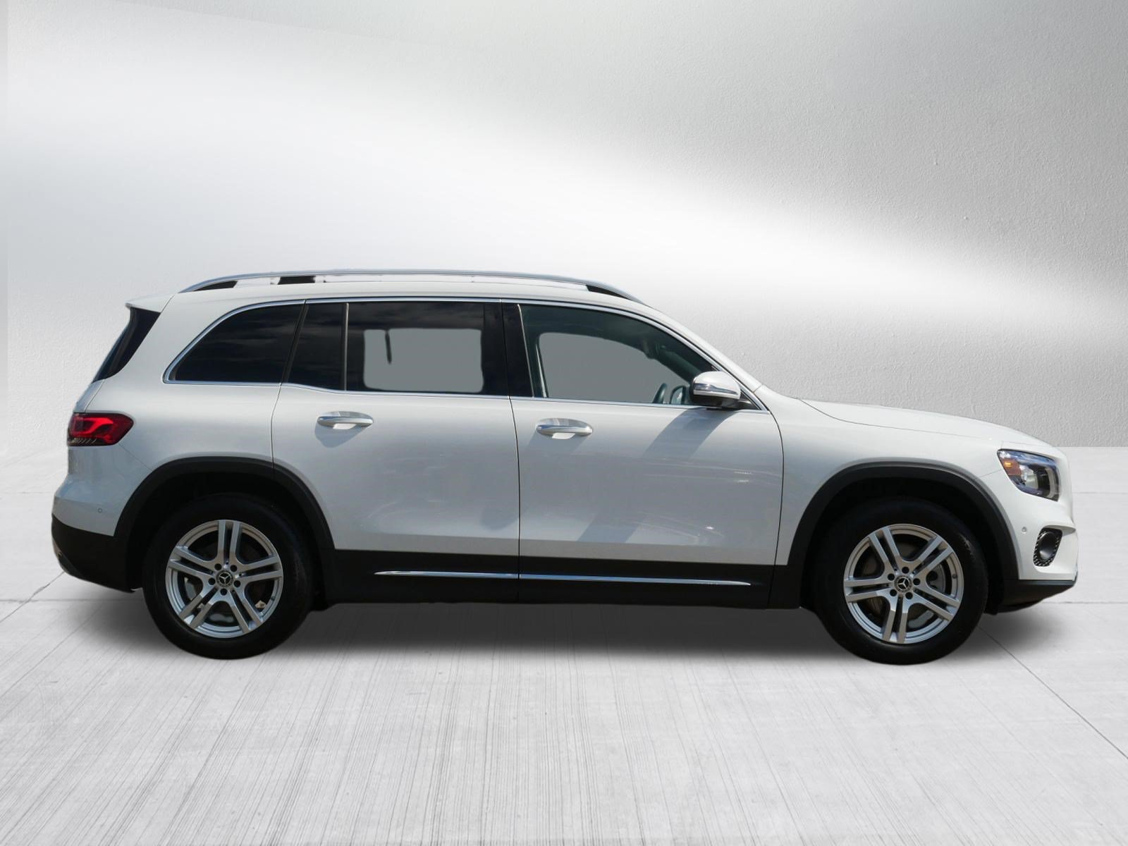 Used 2021 Mercedes-Benz GLB 250 4MATIC image 8