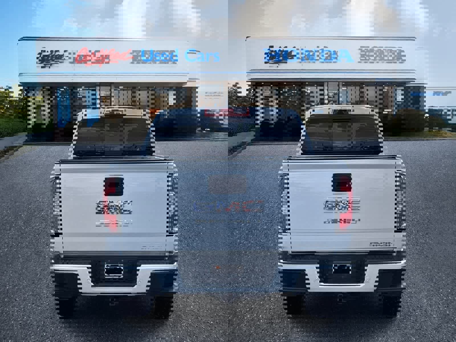 Used 2021 GMC Canyon Denali image 4