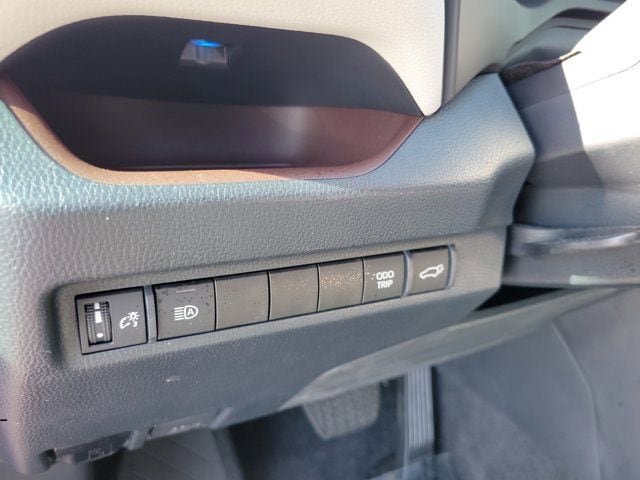 Used 2023 Toyota RAV4 Limited FWD image 19
