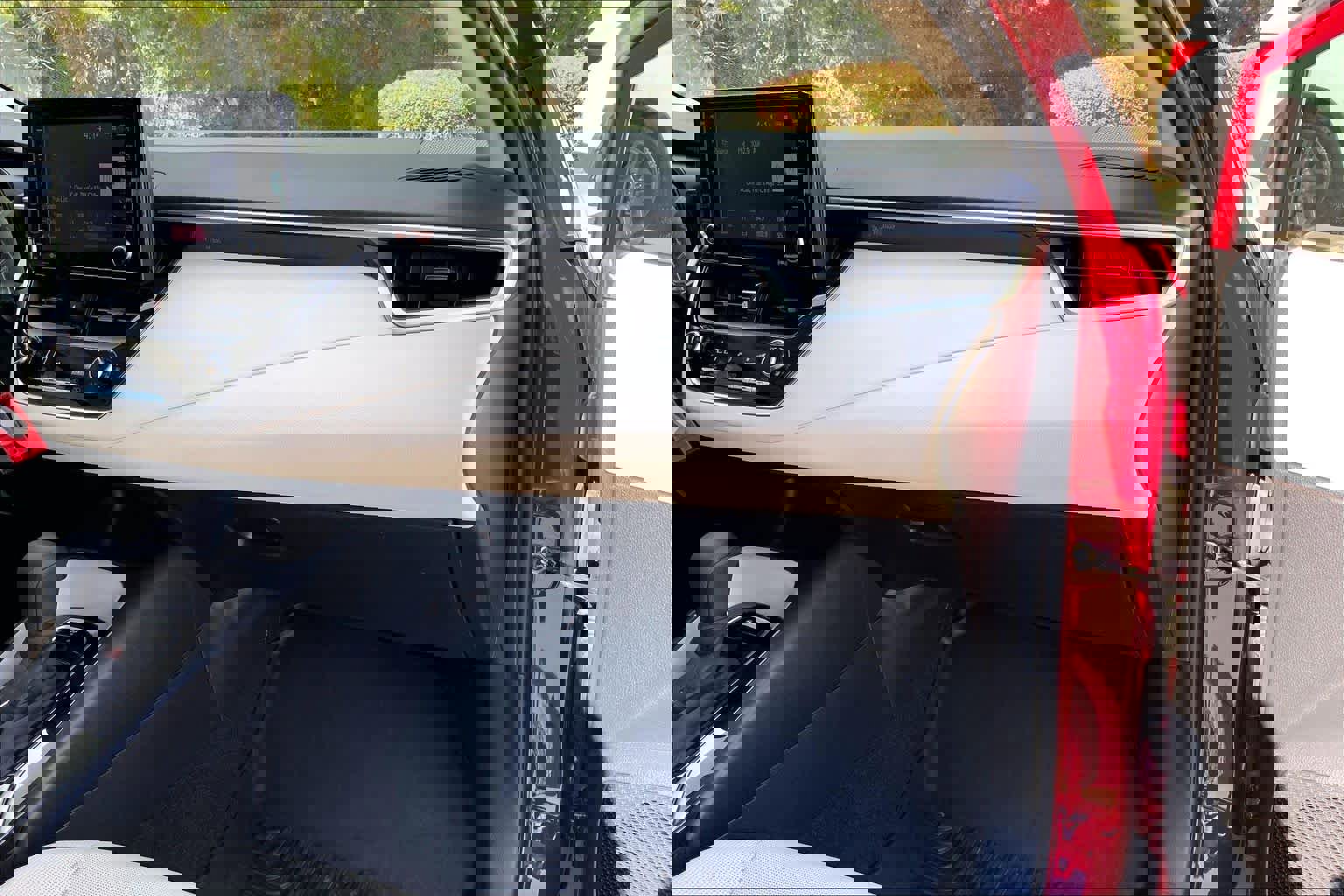 Used 2022 Toyota Corolla LE image 18