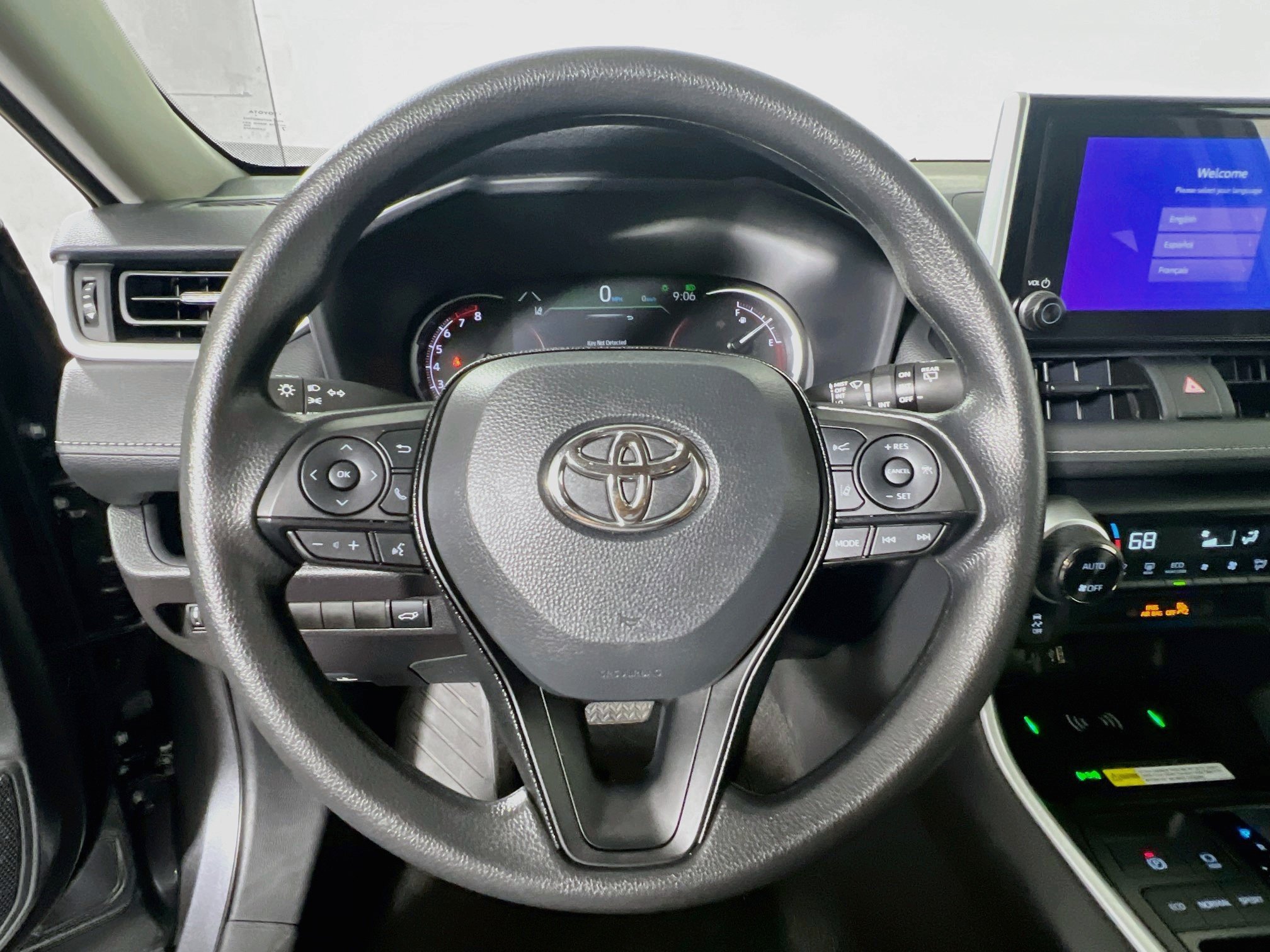 Used 2025 Toyota RAV4 XLE w/ Convenience Package FWD image 17
