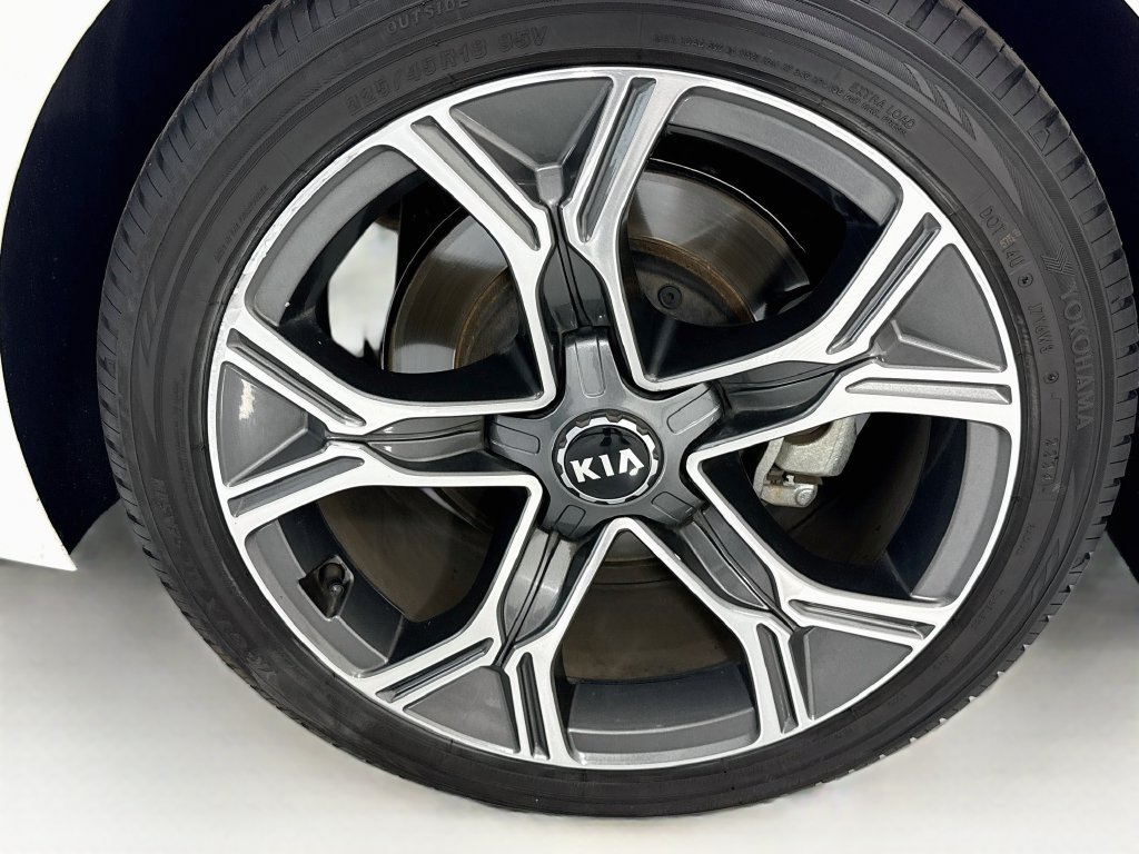 Used 2020 Kia Stinger GT-Line RWD image 33