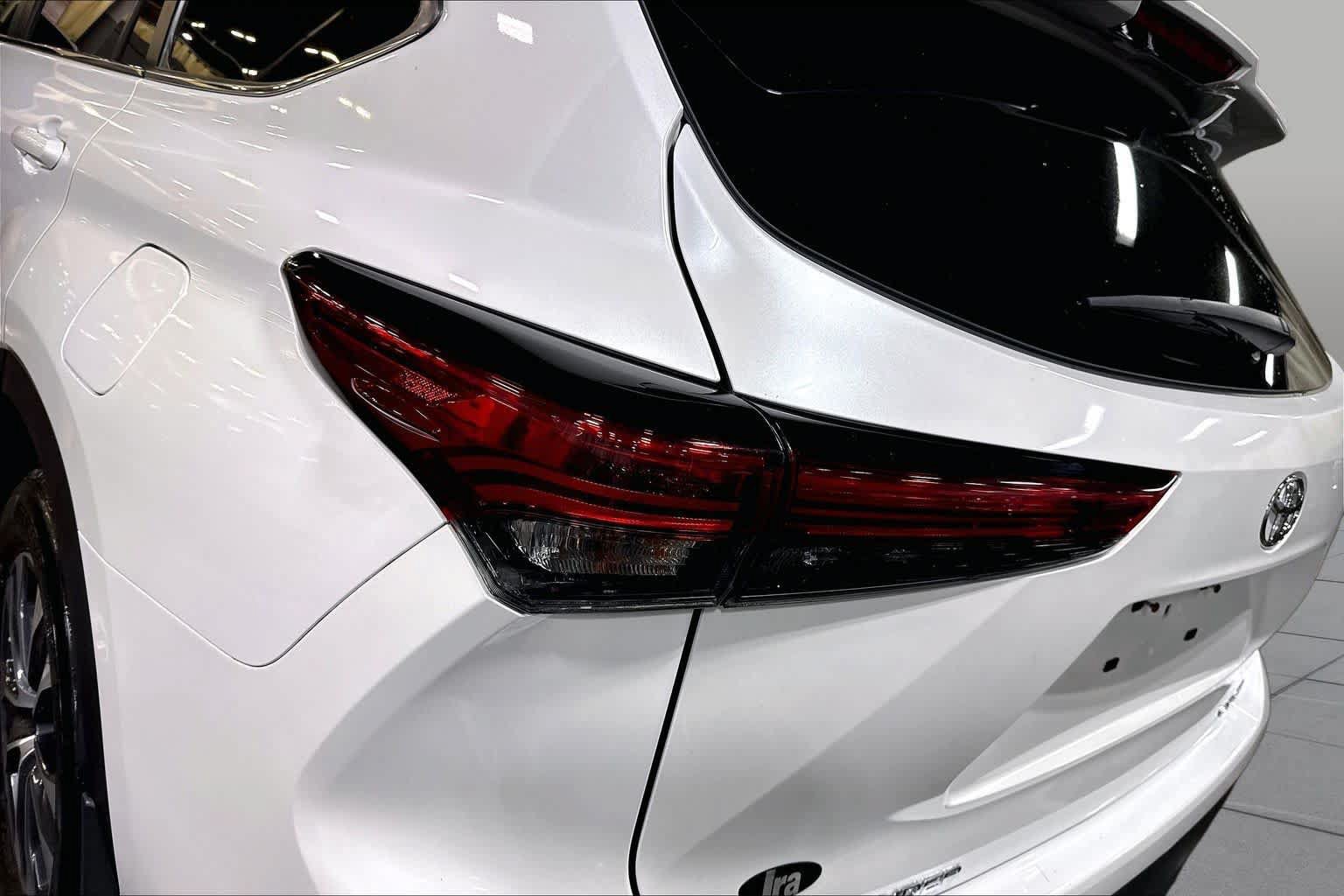 Used 2023 Toyota Highlander XLE AWD/4WD image 29