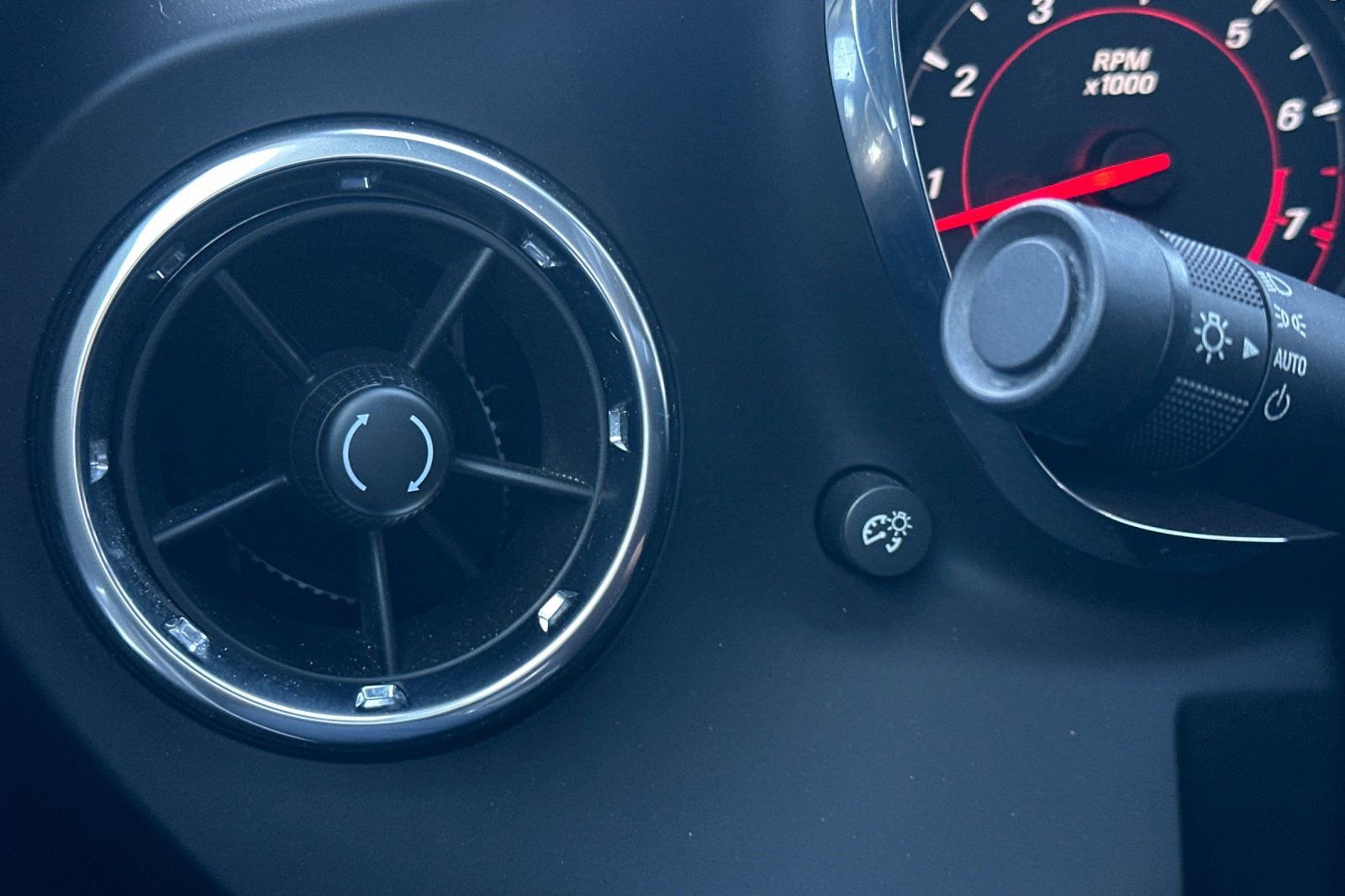 Used 2018 Chevrolet Camaro SS image 29