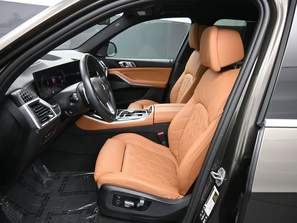 Used 2025 BMW X5 xDrive40i w/ Climate Comfort Package image 21