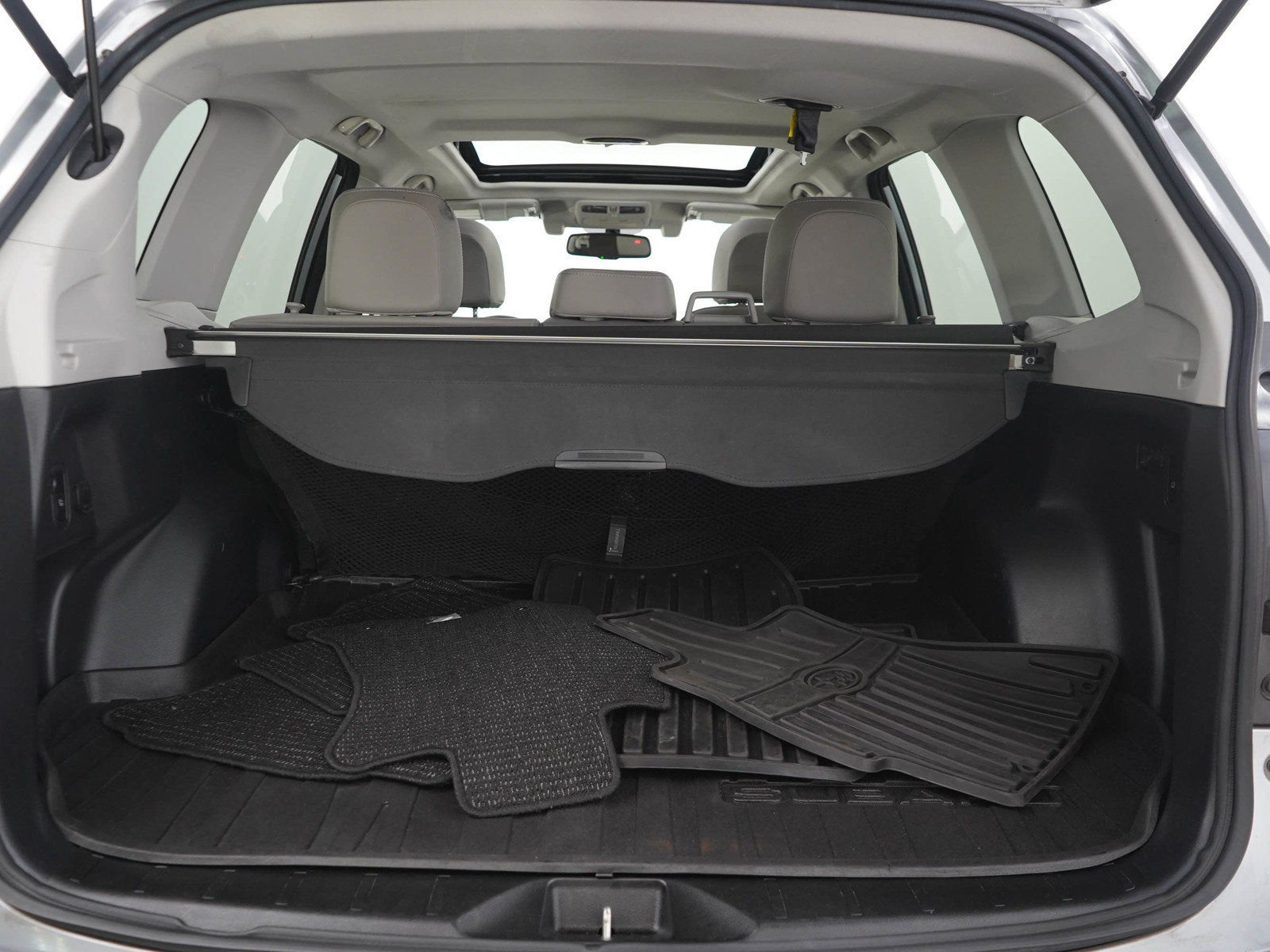Used 2015 Subaru Forester 2.5i Touring w/ Eyesight & Navigation System AWD/4WD image 9