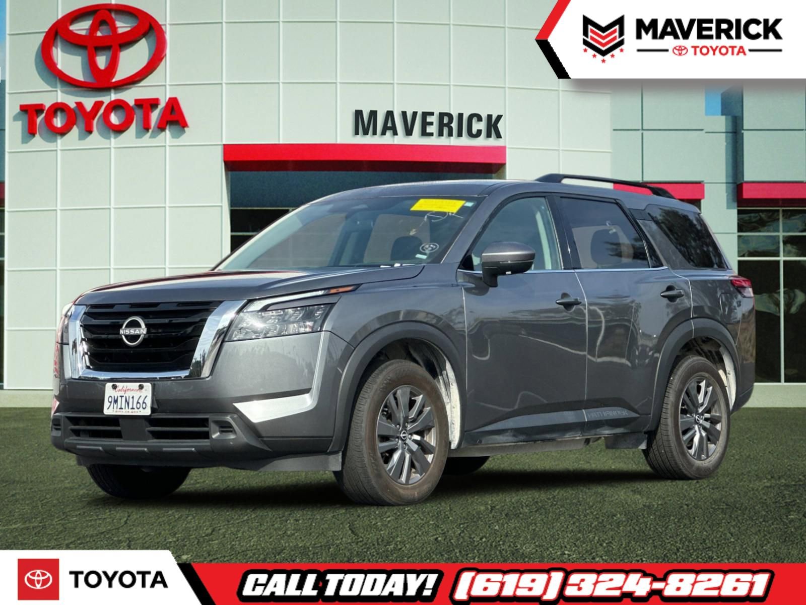 Used 2024 Nissan Pathfinder SV