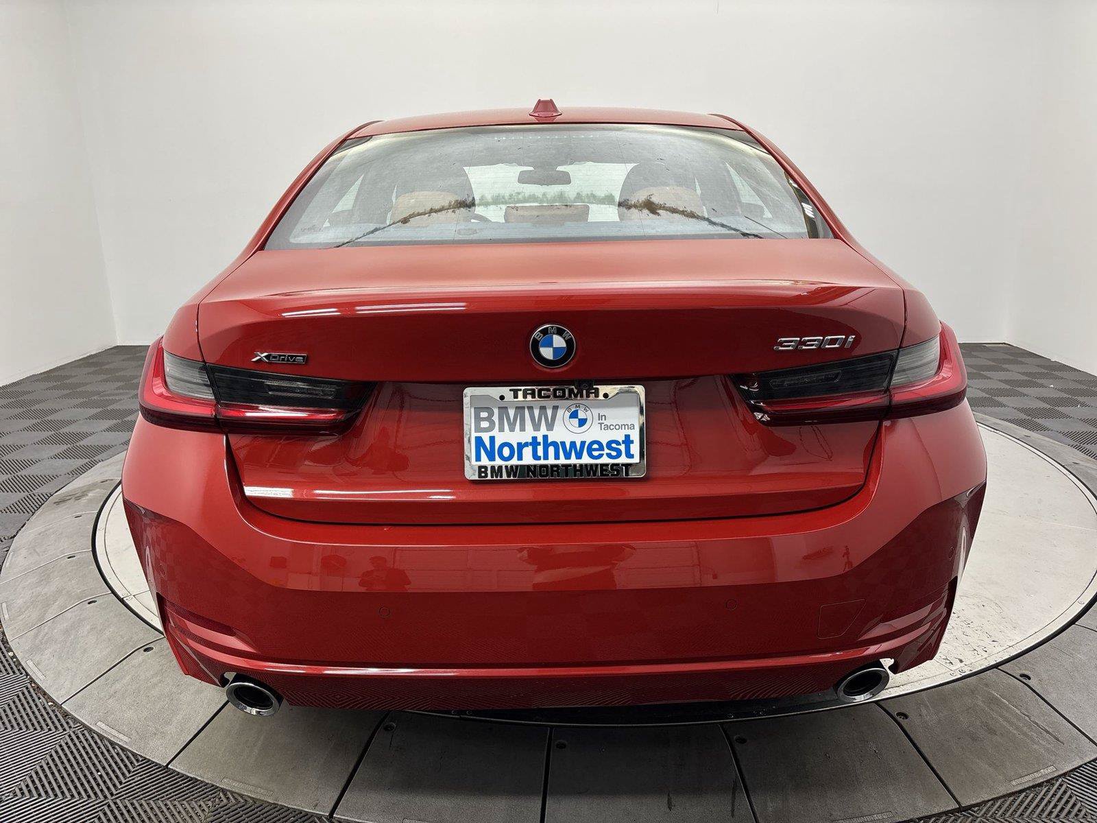 Used 2024 BMW 330i xDrive Sedan w/ Premium Package AWD/4WD image 15