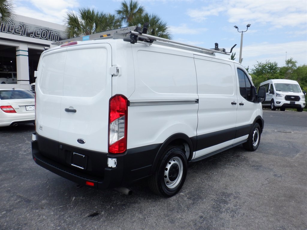 Used 2022 Ford Transit 150 Low Roof RWD image 9